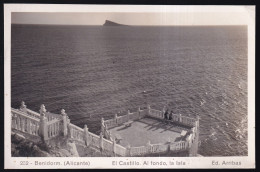 Benidorm. *El Castillo. Al Fondo La Isla* Ed. Arribas Nº 232. Circulada 1954. - Alicante