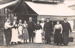 Nanterre         92        Groupe Devant Un Café Restaurant      Carte Photo    (voir Scan) - Nanterre