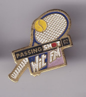 Pin's Sport Passion Shot Wit FM 92 Tennis Réf 8446 - Tennis