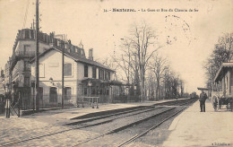 Nanterre         92       Gare Et Rue Du Chemin De Fer   N° 14  (voir Scan) - Nanterre