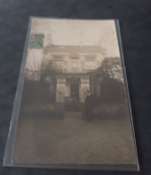 Carte  PHOTO  Une Personne Devant Ca Maison    (  Photographe  GUILLEMINOT BOESPFIUG  Et Cie PARIS  ) - Carnaval