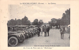 FRANCE - La Roche Posay - Le Casino - Un Coin Du Parc Vers La Gartempe - Voitures Anciennes - Carte Postale Ancienne - La Roche Posay