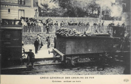 CPA - Evénements > PARIS OCTOBRE 1910 - GREVE GENERALE Des CHEMINS De FER - TBE - Staking