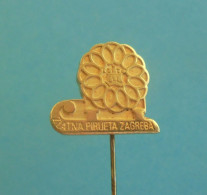 THE GOLDEN SPIN OF ZAGREB Croatia ExYugoslavia Pin Figure Skating Patinage Artistique Eiskunstlauf Pattinaggio Artistico - Patinage Artistique