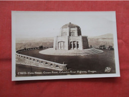 RPPC View Of The Vista House, Crown Point Oregon     Ref 6289 - Houston