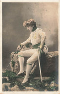 FANTAISIE - Homme - Salon Bernhardt - Homme En Tenue D'époque - Epée - Carte Postale Ancienne - Hombres