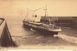 76 DIEPPE SORTIE DU STEAMER ARUNDEL DU SERVICE DE DIEPPE A NEWHAVEN - Veerboten