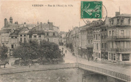 FRANCE - Verdun - Vue Sur La Rue De L'hôtel De Ville  - Carte Postale Ancienne - Verdun