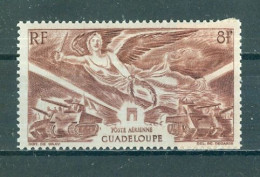 GUADELOUPE - P.A. N°6* MH Trace De Charnière SCAN DU VERSO - Anniversaire De La Victoire. Bord De Feuille Collé. - Airmail