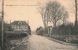 FRANCE - Guerchy - Entrée Côté De Branches - Carte Postale Ancienne - Autres & Non Classés