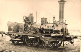 Train Locomotive Essieu Moteur Machine ETAT N°12-010 * Carte Photo * Chemin De Fer Rouen * Cheminot Dépôt Gare - Trenes