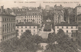 FRANCE - Lyon - Place Sathonay - Montée De L'Amphithéâtre Et église Du Bon Pasteur - Carte Postale Ancienne - Otros & Sin Clasificación