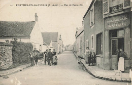 77 - SEINE ET MARNE - PERTHES-EN-GATINAIS - Rue De Paronville - Charcuterie BOYER - 10896 - Perthes