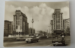 Berlin, Strausberger Platz, DDR-PKW Trabant, Wolga, Moskvitch, 1970 - Mitte