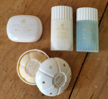 Boite à Savon Pleine Nina Ricci L'Air Du Temps 25gr + 3 échantillons Ricci D'hotel Entamés - Autres & Non Classés