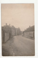 CARTE PHOTO - RUE - (TEXTE AU DOS IMPRIMEE AU NOM DE PIETROT BURALISTE A MAILLY) - A Identifier