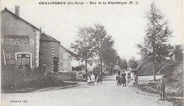 52 CHALINDREY - Rue De La République N°1 - Animée - Chalindrey