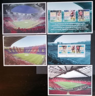 Nederland/Netherlands - Set Voetbal International (velletje Met 3 Zegels En 4 Postkaarten ) (postfris) - Ongebruikt
