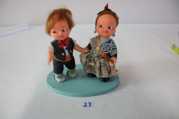 C23 Petit Couple - Enfant - Idéal Déco - Personnages