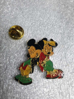 Pin's Disney Mickey Et Minnie - Disney