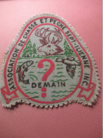 Ecusson Tissu Dentelé/Association De Chasse Et De Pêche Septilienne Inc./ Québec/ Sept-Iles/ /vers 1980-85        ET623 - Blazoenen (textiel)