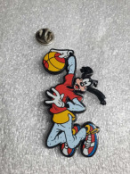 Pin's Disney (plastique Noir 5.8 Cm) - Disney