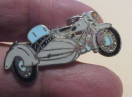 SP D&M Pin's Pins / Beau Et Rare / MOTOS / SUPERBE SIDE-CAR RETRO Pin's DEMONS & MERVEILLES ETAT NEUF - Motos