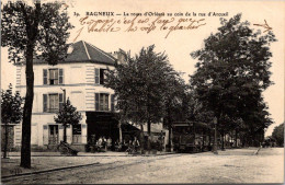 S14904 Cpa 92 Bagneux - La Route D'Orléans Au Coin De La Rue D'Arcueil - Bagneux