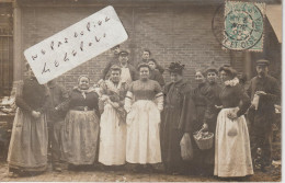 Que De Monde Qui Pose En 1905 ( Carte Photo Postée De Boissy Sous Saint Yon à Destination De Saligny Le Vif ) - Da Identificare