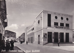 Cartolina Scicli ( Ragusa ) Cineteatro Italia E Corso Garibaldi - Ragusa