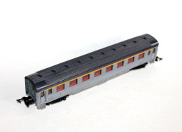 JOUEF HO VOITURE VOYAGEUR FORESTIER AMENAGÉ 1e CLASSE SNCF A8myfi MODEL DEV INOX - MODELE FERROVIAIRE (2105.228) - Coches De Viaje