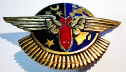 INSIGNE  Base Aérienne 120  CAZAUX  FABRICANT DRAGO - Armée De L'air