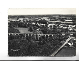 CPM PHOTO DPT  86  LA FRANCE VUE DU CIEL ,LUSIGNAN , LE VIADUC ET VUE GENERALE - Lusignan