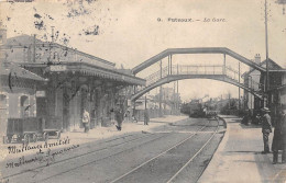 Puteaux       92        La Gare Et La Passerelle. Train     N° 9   (voir Scan) - Puteaux