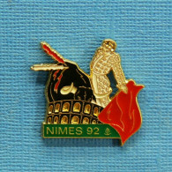 1 PIN'S /  ** FÉRIA DE NIMES '92 ** . (ATLANTI'S). - Feria