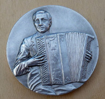 D3-831 Médaille Bronze Argenté (poinçon) Signée Schudin De 40mm De Diamètre,poids=34,30g - Musical Instruments