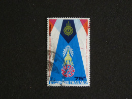 THAÏLANDE THAILAND YT 766 OBLITERE - REGNE ROI RAMA IX / DRAPEAU ET ARMES FAMILLE ROYALE - Thailand