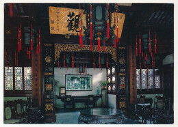 3 CPM - CHINE - Inside The Hall Of Sereity At Yu Garden. / Ancient Statues.... / Iron Lions Dating From Yuan Dynasty - Chine