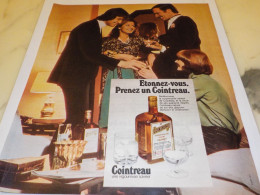 ANCIENNE PUBLICITE ETONNEZ VOUS LIQUEUR COINTREAU DIGESTIF 1973 - Alkohol