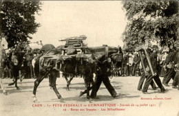 14 CAEN - FETE FEDERALE DE GYMNASTIQUE - JOURNEE U 14 JUILLET 1913 - REVUE DES TROUPES - LES MITRAILLEUSES - Caen