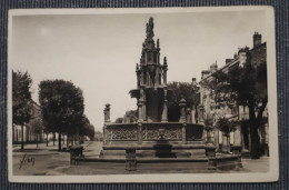 CARTE POSTALE ANCIENNE CLERMONT FERRAND FONTAINE D'AMBOISE COURS SABLON PUY DOME - Clermont Ferrand