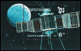 1987. CAMBODGE. SPACE. (Forschungssatellit Elektron 4). Block. Never Hinged. (Michel Block 152) - JF540463 - Cambodge