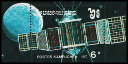 1987. CAMBODGE. SPACE. (Forschungssatellit Elektron 4). Block.  (Michel Block 152) - JF540465 - Cambodge