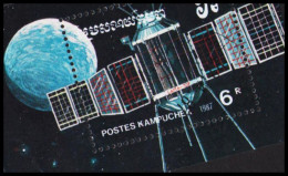 1987. CAMBODGE. SPACE. (Forschungssatellit Elektron 4). Block.  (Michel Block 152) - JF540467 - Cambodge