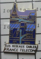 2922  Pin's Pins / Beau Et Rare / FRANCE TELECOM / LES RESEAUX CABLES PARIS TOUR EIFFEL - Telecom De Francia