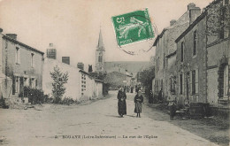 Bouaye * La Rue De L'église * Villageois - Bouaye