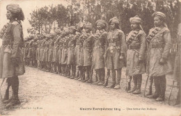 MILITARIA - Guerre Européenne 1914 - Une Revue Des Indiens - Carte Postale Ancienne - War 1914-18