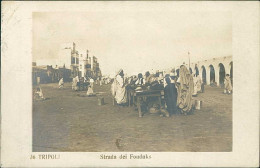 LIBIA / LIBYA - TRIPOLI - STRADA DI FOUDUKS  - RPPC POSTCARD - MAILED 1913 (12320) - Libia