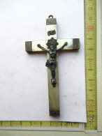 LADE 35-1 - CRUCIFIX EN MÉTAL - METALEN KRUISBEELD - Religieuze Kunst