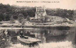 . 28 . MONTIGNY-LE-GANNELON . L'Hermitage Vu Du Loir . Homme En Barque . - Montigny-le-Gannelon